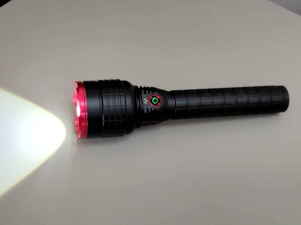 7MD LED Flash Light Powerful Rechargeable LED Torch High Quality Night Light With 3 Lighting Modes & Free Leather Bag